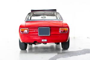 Bild 5/32 von Alfa Romeo Giulia 1600 GT Junior (1972)