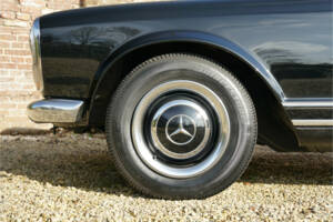 Image 25/50 of Mercedes-Benz 230 SL (1966)