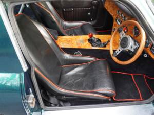 Image 9/17 of TVR Vixen Series 3 (1971)