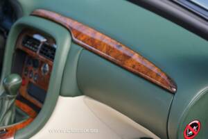 Bild 24/24 von Aston Martin DB 7 Vantage (2000)