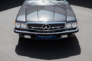 Image 13/29 of Mercedes-Benz 560 SL (1987)