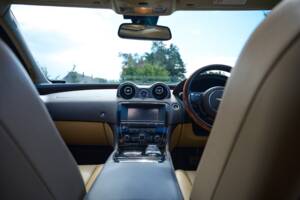 Bild 39/50 von Jaguar XJ 5.0 (2010)