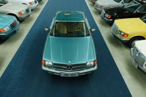 Bild 2/50 von Mercedes-Benz 380 SEC (1983)