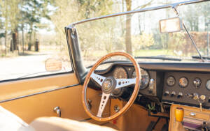 Image 27/54 of Jaguar Type E 4.2 (1965)