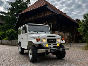 Image 7/67 of Toyota Land Cruiser FJ 40 (1982)