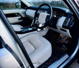 Image 16/50 de Land Rover Range Rover Vogue SDV8 (2018)