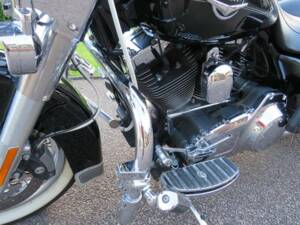 Image 22/43 of Harley-Davidson FLHR Road King (2009)