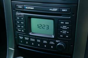Image 14/45 of Holden LSV R300 (2002)
