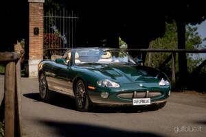 Image 2/70 of Jaguar XKR (2004)