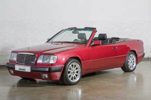 Bild 18/31 von Mercedes-Benz E 320 (1993)