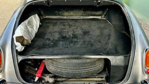 Image 14/16 of Rolls-Royce Silver Cloud I (1957)