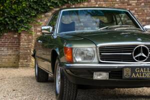Image 34/50 de Mercedes-Benz 280 SLC (1976)