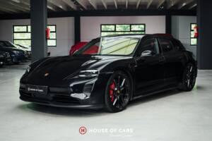 Image 2/23 de Porsche Taycan GTS Sport Turismo (2022)