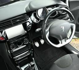 Image 22/50 de Citroën DS3 1.6 THP (2017)