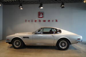 Immagine 3/22 di Aston Martin DBS V8 (1971)