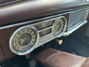 Immagine 60/70 di Packard Deluxe Eight Club Sedan (1950)