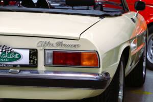 Image 10/25 of Alfa Romeo 2000 Spider Veloce (1982)