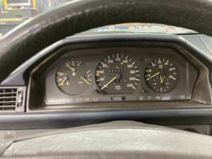 Bild 32/41 von Mercedes-Benz 300 D (1987)