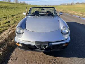 Immagine 3/8 di Alfa Romeo 2.0 Spider (1987)