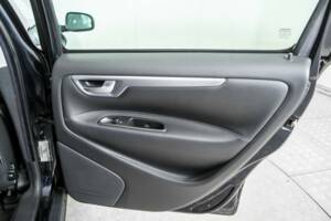 Bild 35/48 von Volvo V 70 2.4 (2006)