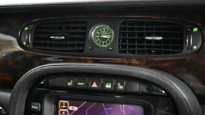 Image 38/50 of Jaguar XJR Super V8 (2004)