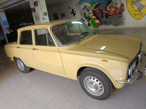 Image 15/26 de Alfa Romeo Giulia Nuova Super 1300 (1975)