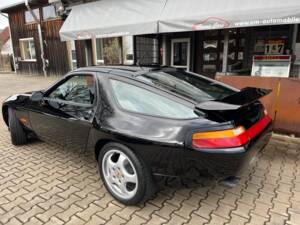 Image 2/31 of Porsche 928 GTS (1993)