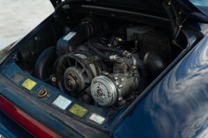 Bild 47/50 von Porsche 911 Carrera 3.2 (1989)
