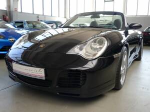 Image 25/41 of Porsche 911 Carrera 4S (2004)