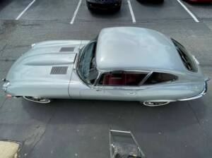 Bild 6/8 von Jaguar E-Type V12 (2+2) (1971)