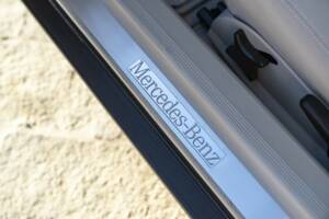 Image 34/50 of Mercedes-Benz CLK 200 (1997)