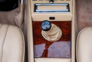 Image 23/26 of Aston Martin V8 EFi Volante (1986)