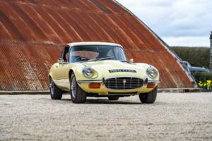 Bild 10/30 von Jaguar E-Type V12 (2+2) (1971)