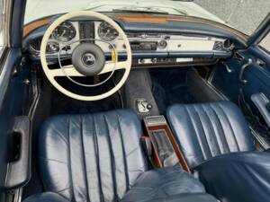 Image 32/50 of Mercedes-Benz 280 SL (1971)