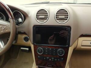 Bild 36/98 von Mercedes-Benz GL 450 4MATIC (2007)