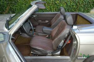 Image 11/47 de Mercedes-Benz 560 SL (1986)