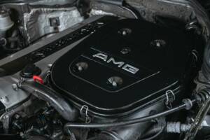Image 25/43 of Mercedes-Benz 300 CE 3.2 AMG (1990)