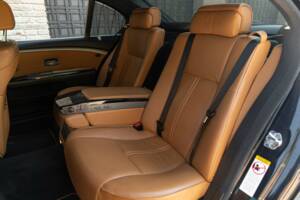 Bild 36/50 von BMW 745Li (2001)