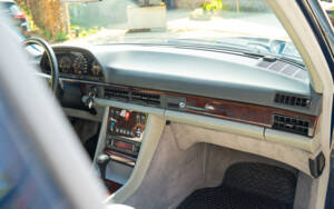 Imagen 36/64 de Mercedes-Benz 500 SEL (1984)