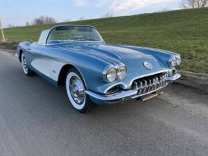 Bild 1/8 von Chevrolet Corvette (1960)