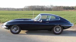 Image 2/50 of Jaguar E-Type (1967)
