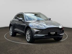 Image 3/13 de Aston Martin DBX 4.0 V8 (2021)