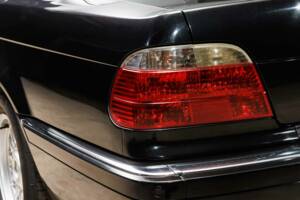 Image 32/41 of BMW 750i (2000)
