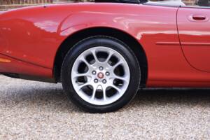 Image 27/50 de Jaguar XKR (2000)