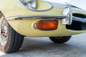 Image 62/78 de Jaguar E-Type (1969)