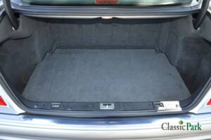 Image 12/50 de Mercedes-Benz E 50 AMG (1996)