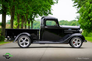 Image 27/54 of Chevrolet Standard (1936)