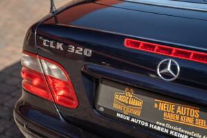 Bild 21/61 von Mercedes-Benz CLK 320 (2002)