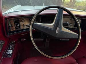 Bild 9/21 von Oldsmobile Toronado Brougham (1973)
