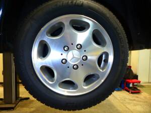 Image 66/83 de Mercedes-Benz E 220 (1996)